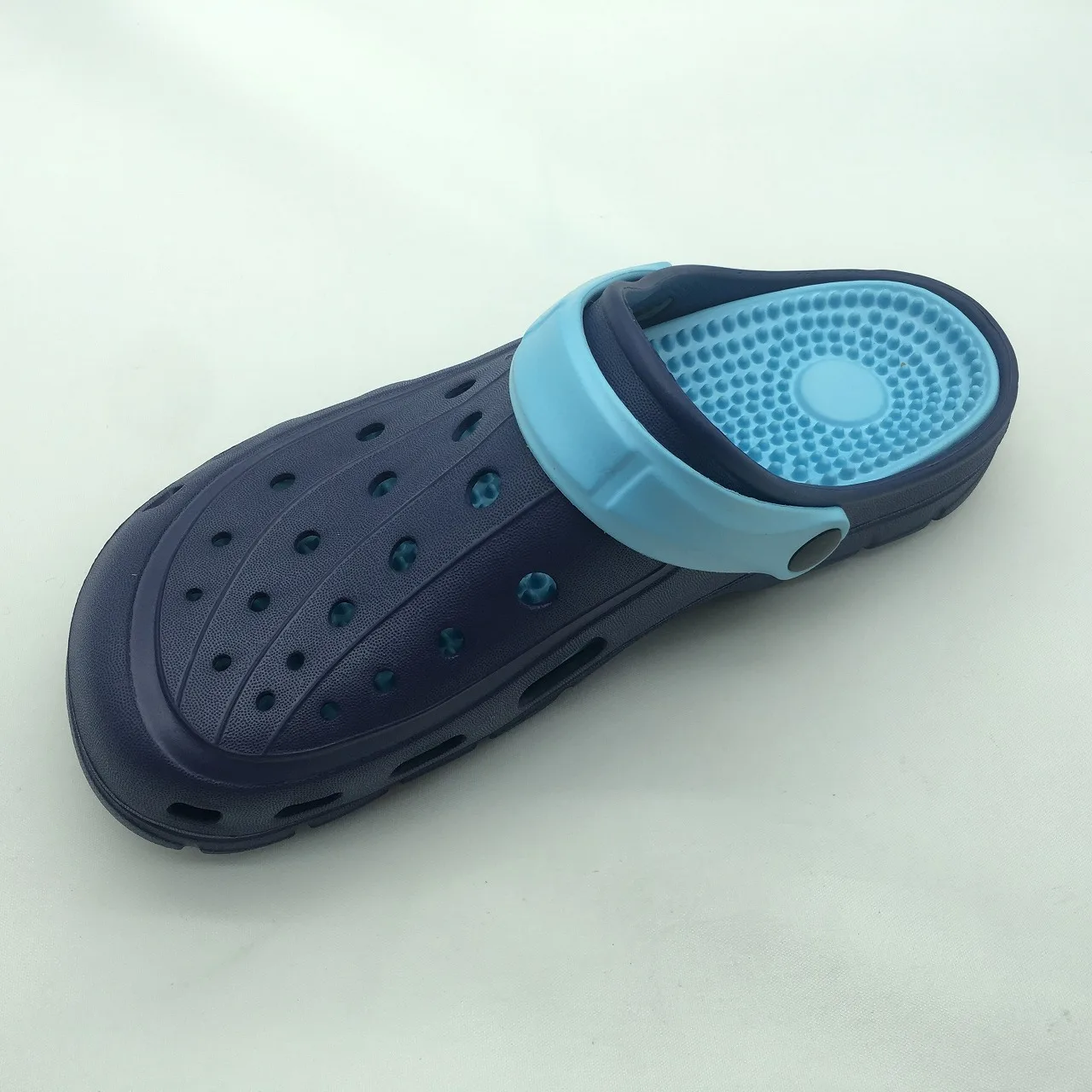 inexpensive clogs