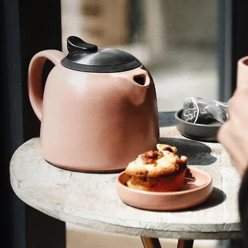 Royal luxury gold edge bone china wedding favors porcelain coffee tea cup and saucer set