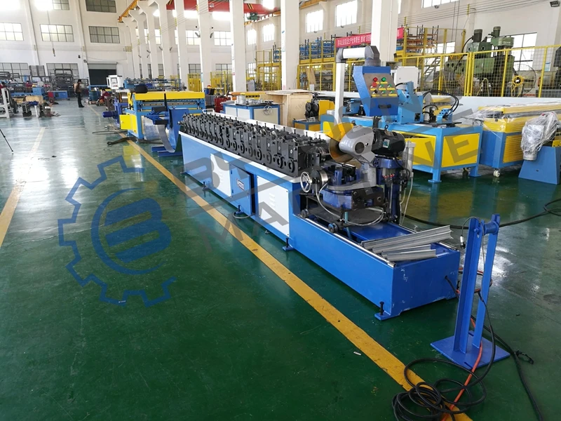 Galvanized Steel Tdc Duct Flange Forming Machine For Square Duct ...