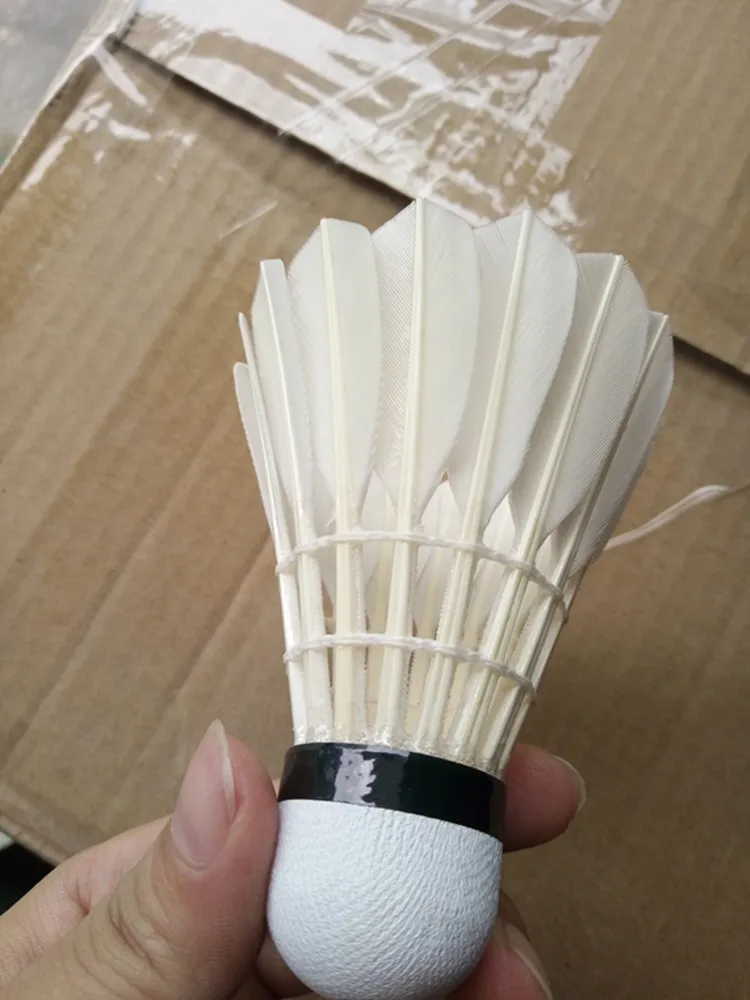 T3 12 Pcs Class C Natural Goose Feather Oem Badminton Shuttlecock