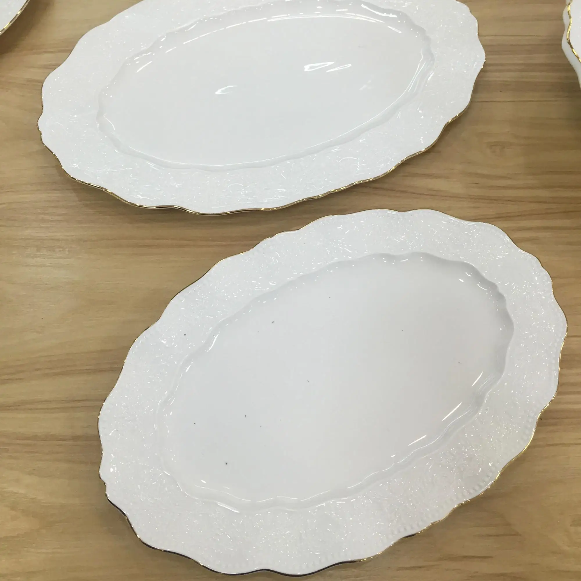 Luxury White Ceramic Dinnerware Set Plate Gold