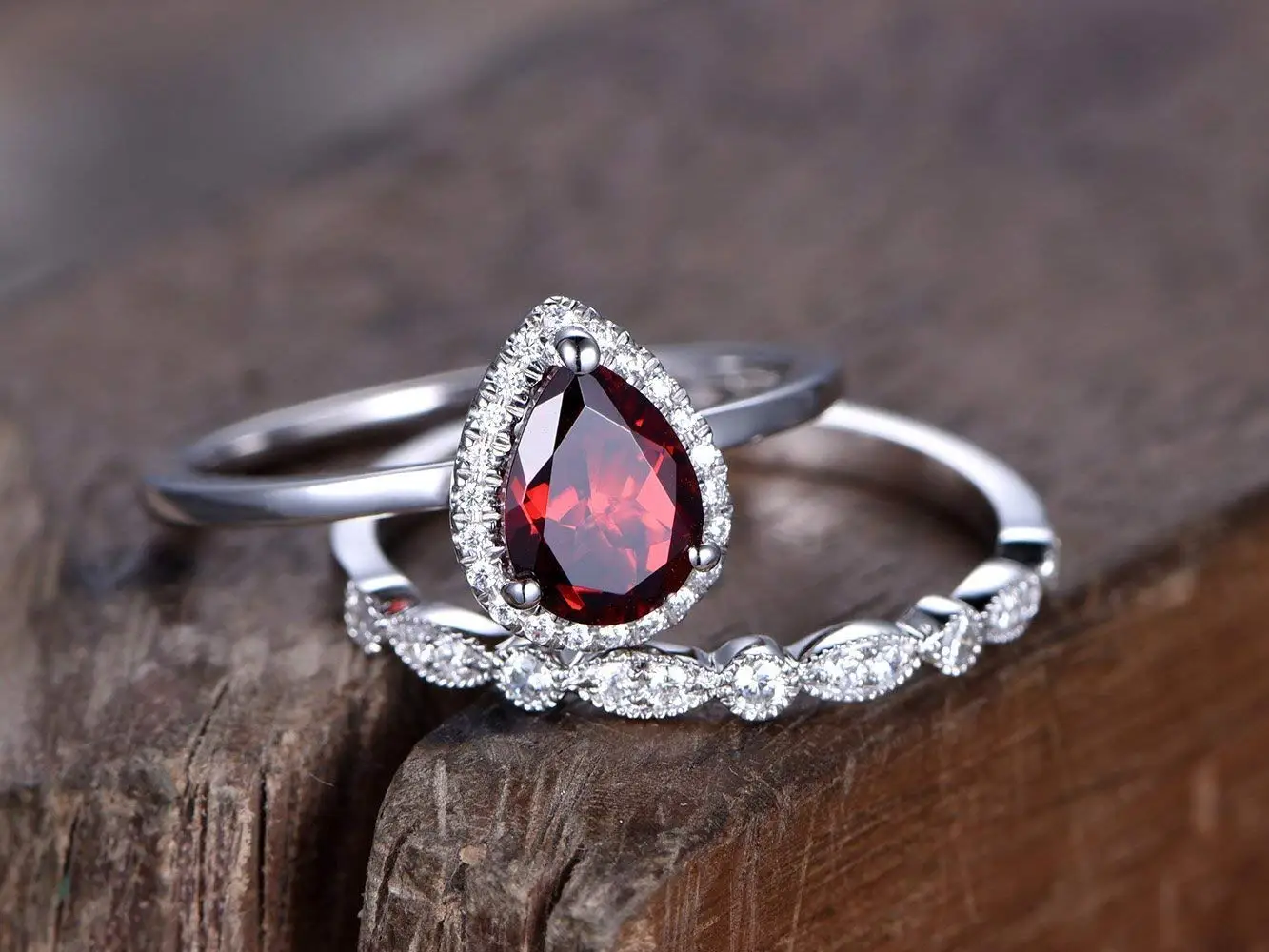 Garnet wedding hot sale ring set