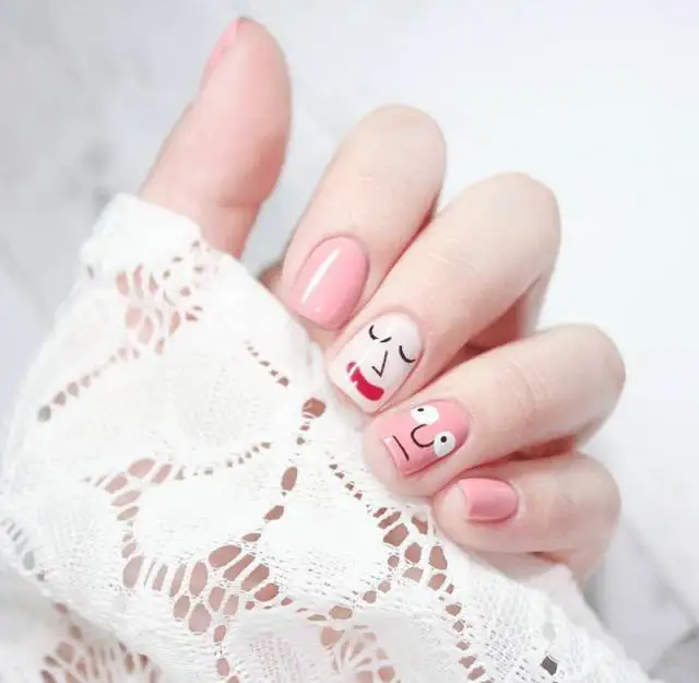 Sắc màu sặc sỡ của nail polish sẽ khiến bạn mê mẩn ngay từ cái nhìn đầu tiên. Ghé qua hình ảnh để tìm hiểu thêm về các màu sắc cùng các kiểu thiết kế đang hot nhất nhé.