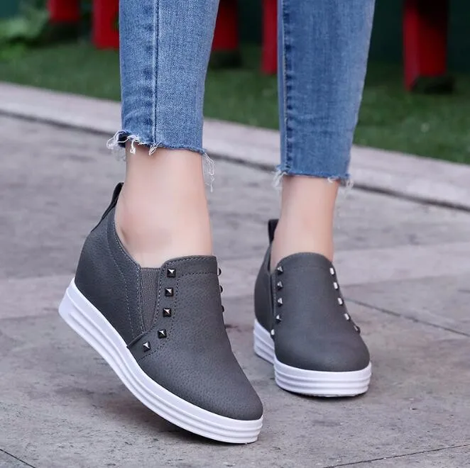 Cy10044a New Arrival Women Height Increasing Shoes Casual Ladies Shoes