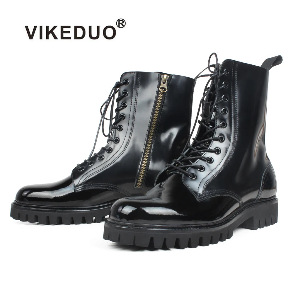 hommes en bottes de cuir