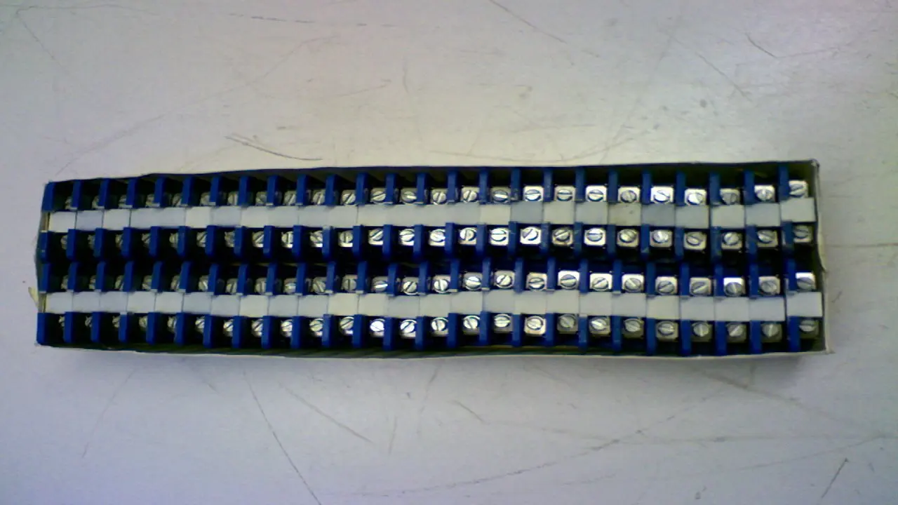 Allen Bradley 1492-Ca1b - Pack Of 50 - Series C Blue Terminal Blocks 1492-Ca1b - Pacl Of 50 - Series C