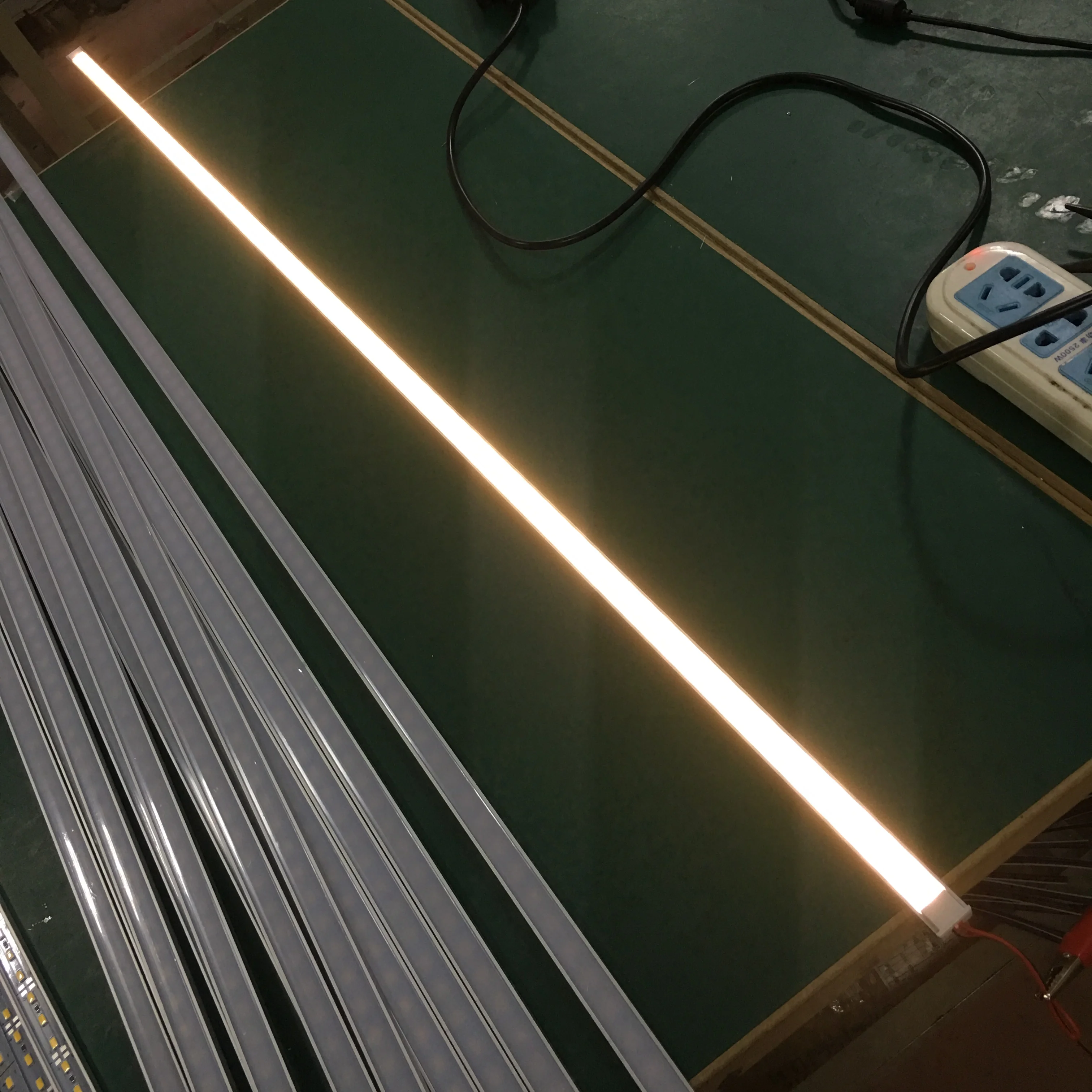 U铝型材led灯条smd5630 Led灯条5630 5730 Led灯条灯白色5630铝刚性led灯条 - Buy U铝型材led灯条 ...