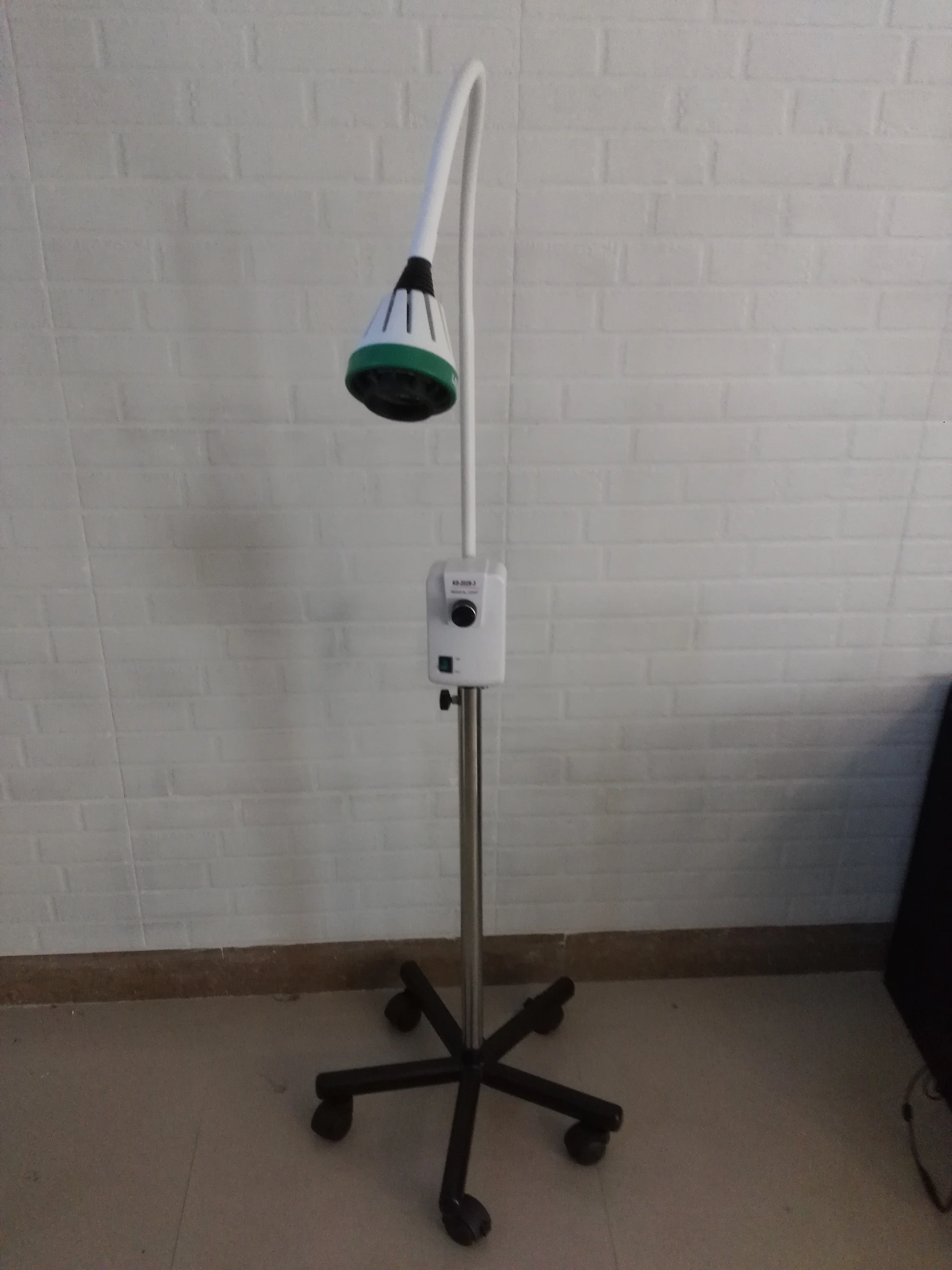 Hospital surgical led mobile examination lamp