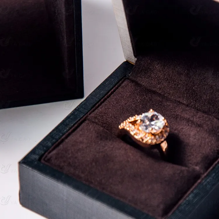 100 Gambar Cincin Dalam Kotak HD Paling Keren - Gambar ID