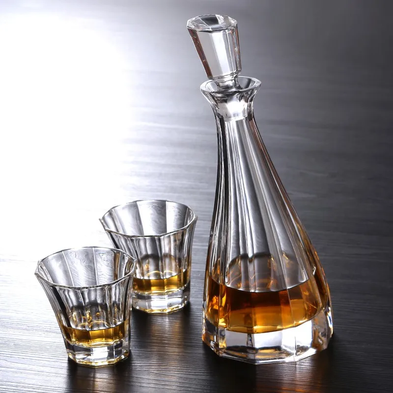 Specialユニークな形状クリスタルガラスウイスキーデカンタボトルアルコール - Buy ユニークな形ガラスボトル、ウイスキーデカンタ