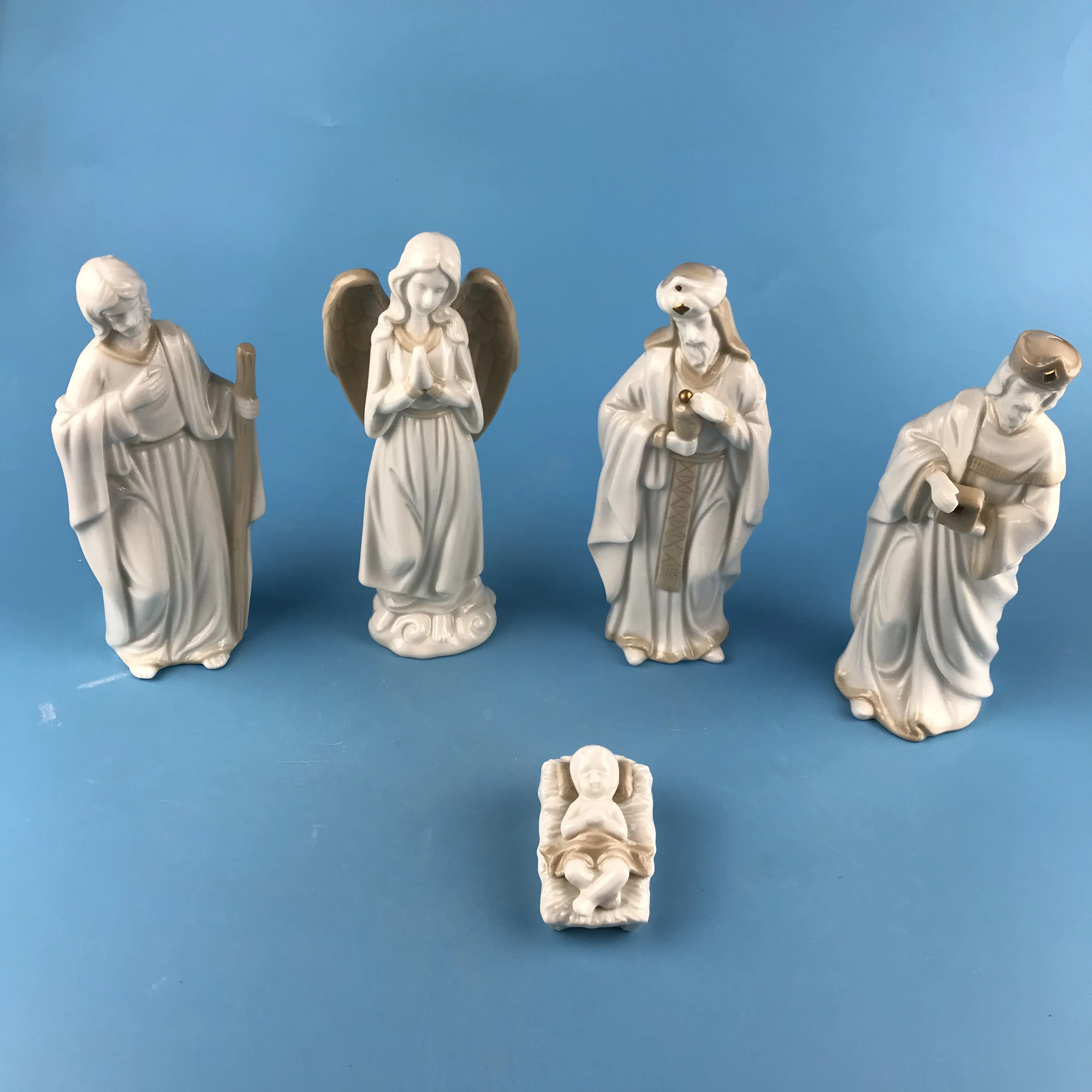 Cute Nativity Set Customized Resin Catholic Church Figure Manger