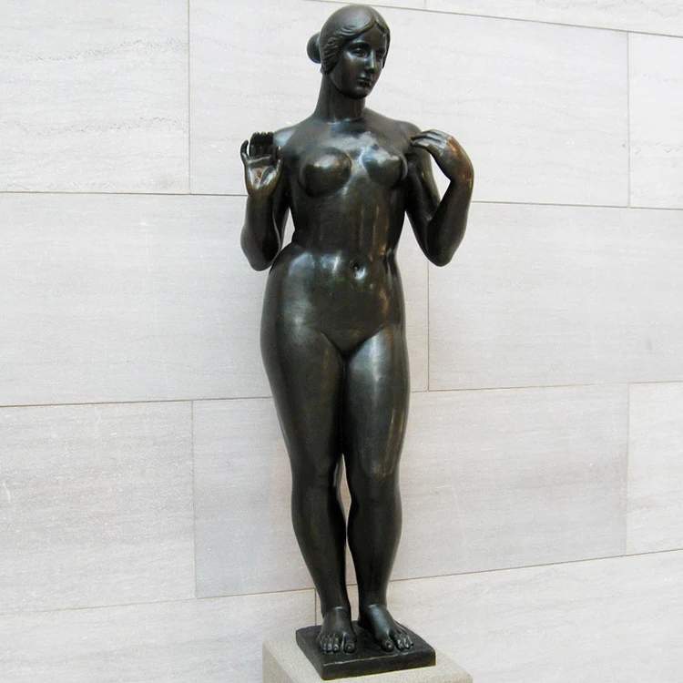 italiya-statuya-goloy-tolstoy-zhenshini