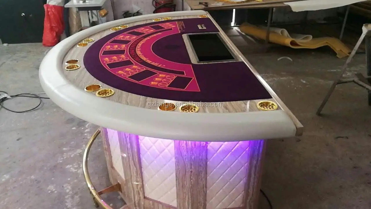 Luxury Casino Electronic Led Blackjack Poker Game Table With Wooden Leg