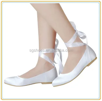 flat closed in low heel shoes