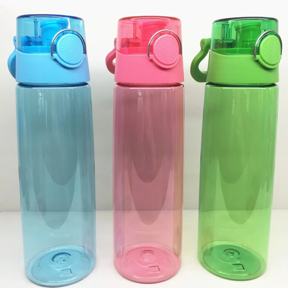 Бутылка для воды с стаканом. Бутылка для воды. Специальная бутылка для воды. Пластиковая бутылочка для воды. Школьные бутылки для воды.