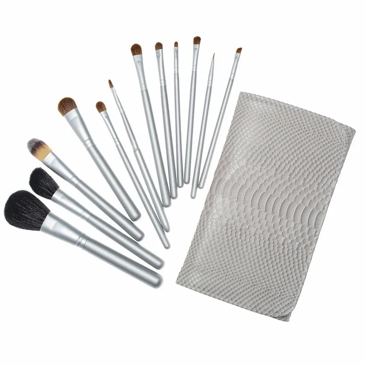 makeup brush.jpg