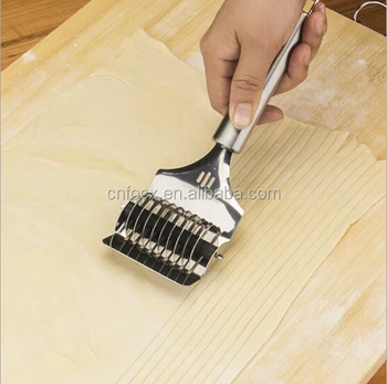 hand pasta cutter
