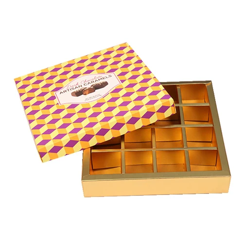 Коробка конфет на столе - 65 фото