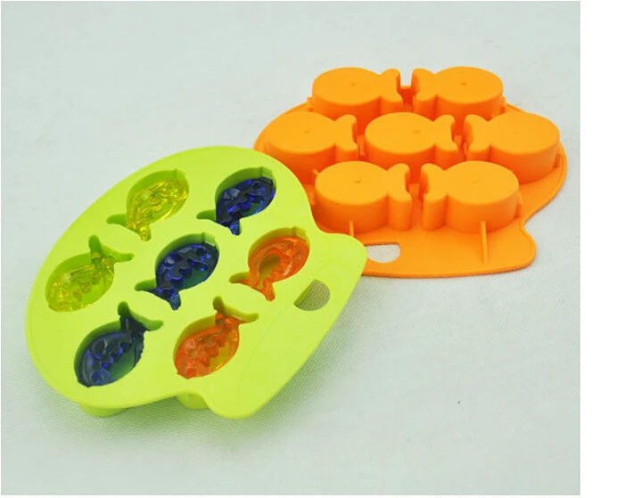 Q157 Fashionable Fish Shape Plastic Ice Cubes,Custom Ice Cube Mold