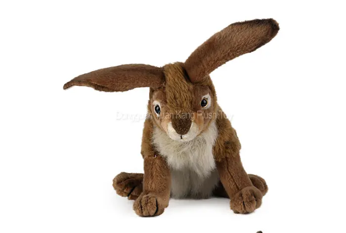 muñeca con orejas de conejo