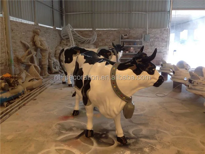 Outdoor Garden Park Dezorative Resin Animal Cow Sculpture Fiberglass
