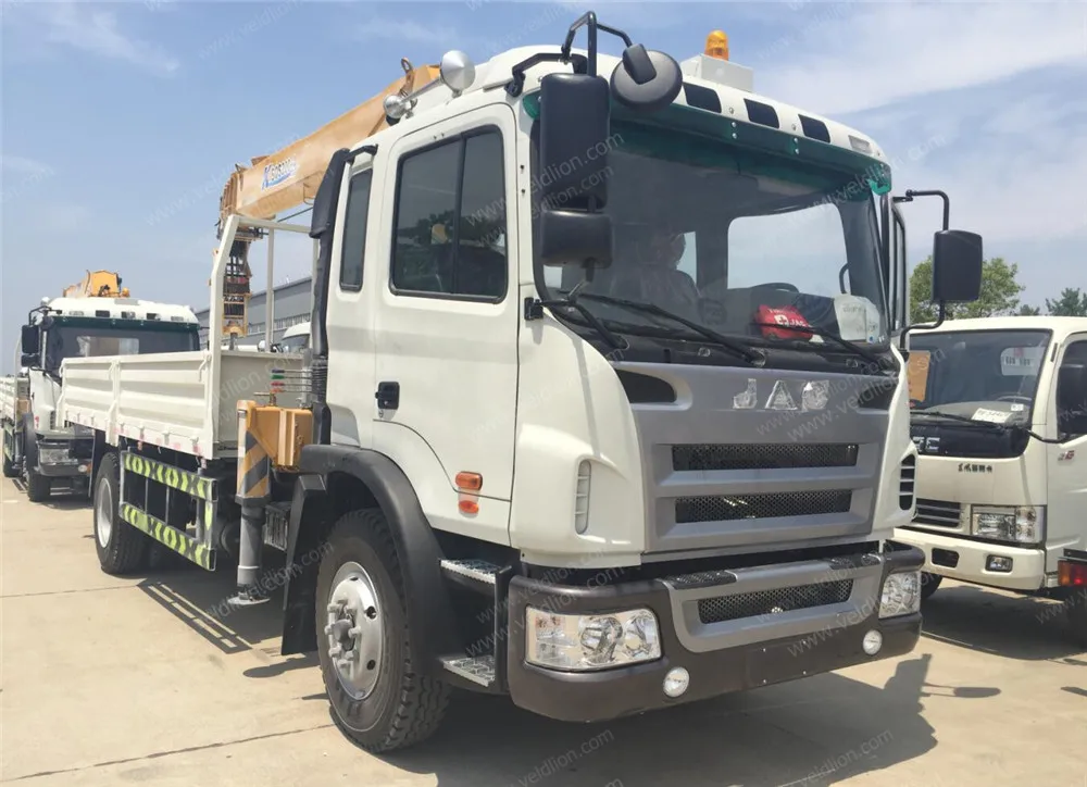 TRUCK MOUNTED CRANE 1.jpg