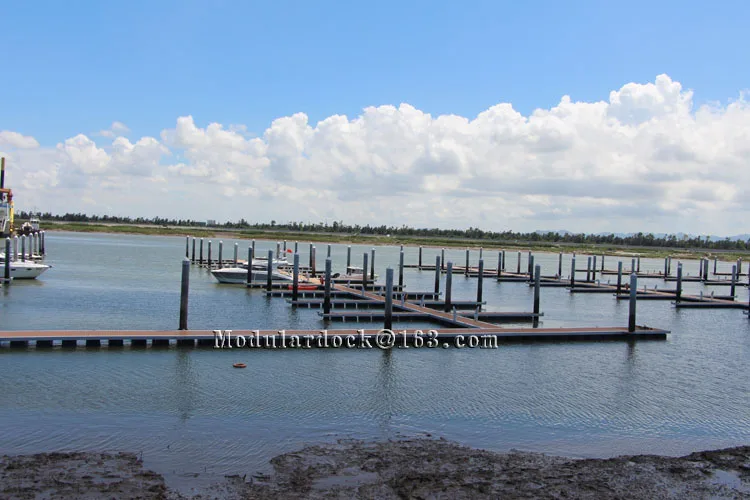 海洋简单安装浮船码头设计