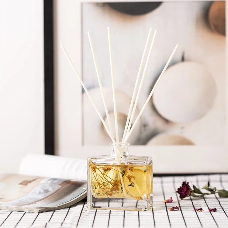 Eyun Luxury Aroma Oil Reed Diffuser With Flower Sticks For Gift Set