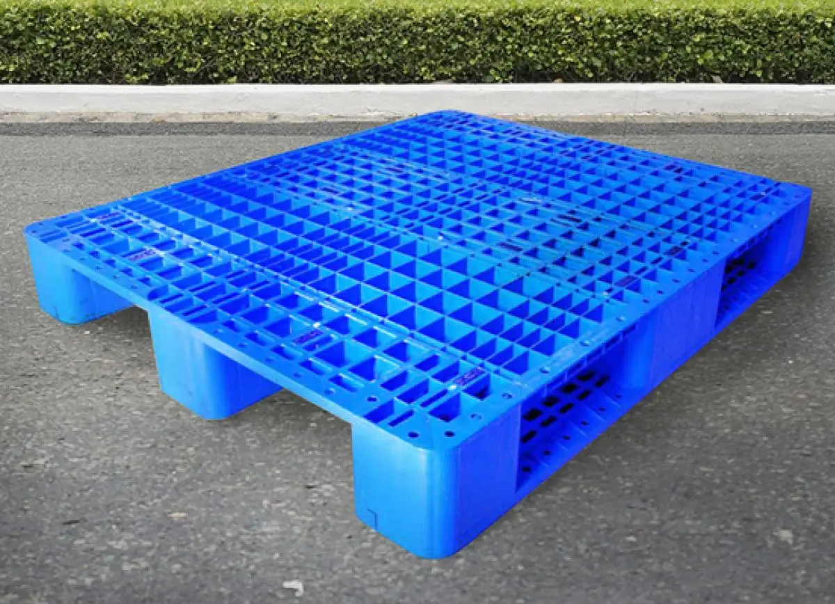 plastic-pallets-5_vu_large.jpg