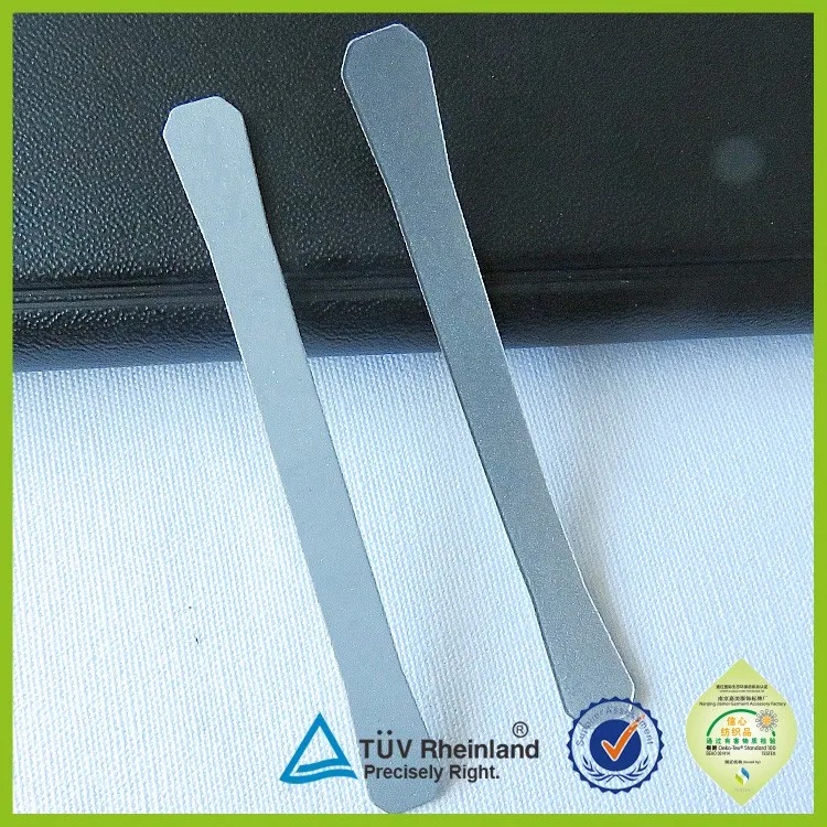 reflective zipper pill