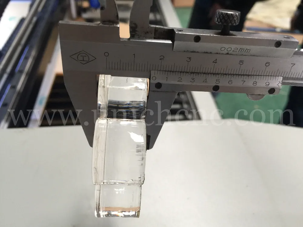 competitive price co2 laser cutting machine/3d laser glass engraving machine