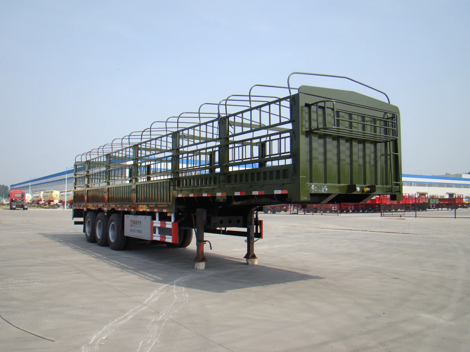 Low Price 3 Axle 40 Tons Stake Fence Semi Trailer for Sale