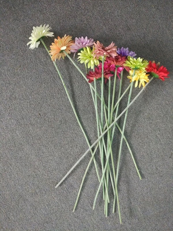 artificial  daisy.jpg