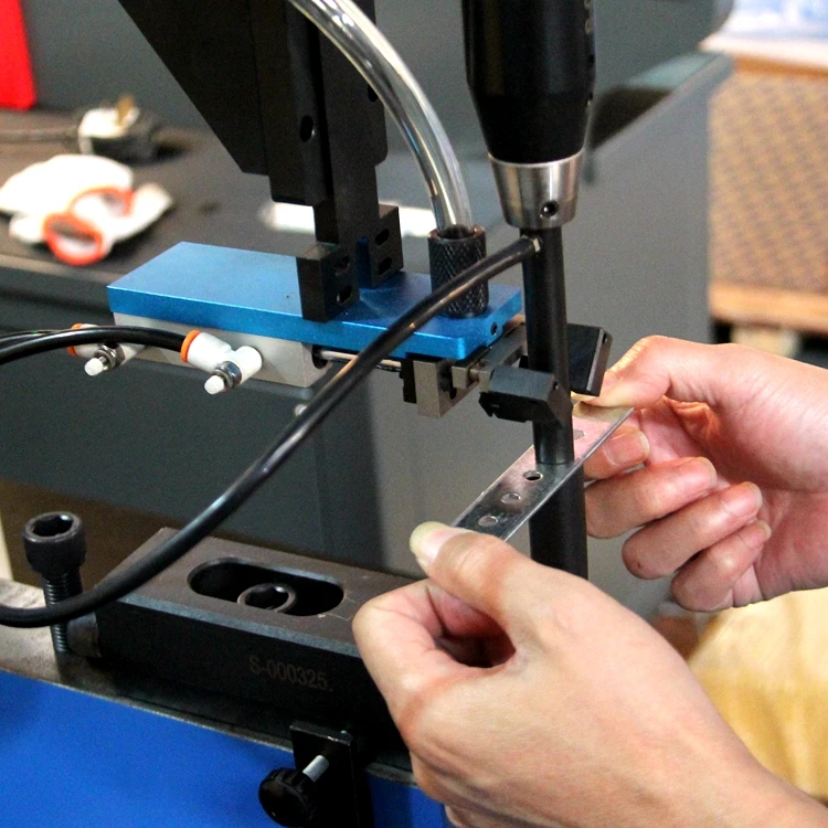 618 Plus Fastener Insert Machine With Modular Autofeed Tooling System