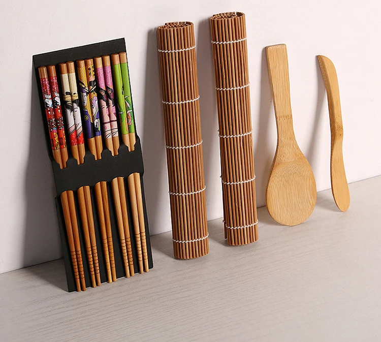 亚马逊新款设计4件 套竹制寿司制作套件家庭办公室派对美食爱好者自制寿司小工具 Buy 竹寿司垫寿司辊垫1件水稻叶片1件鳄梨切片器切割机diy寿司 制造商设置寿司配件 可水洗可重用卷寿司模具垫日本料理寿司滚动滚轮竹筒饭轧制设备蛋糕卷模具 寿司滚动滚筒模具垫日本料理寿司