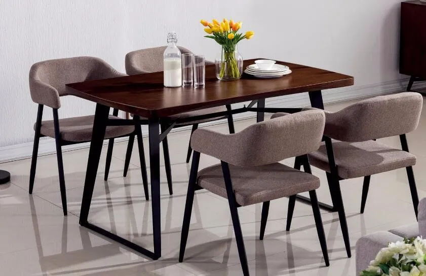 Mesa De Comedor De Cuatro Esquinas Con Marrón Cara De Madera Y Soporte