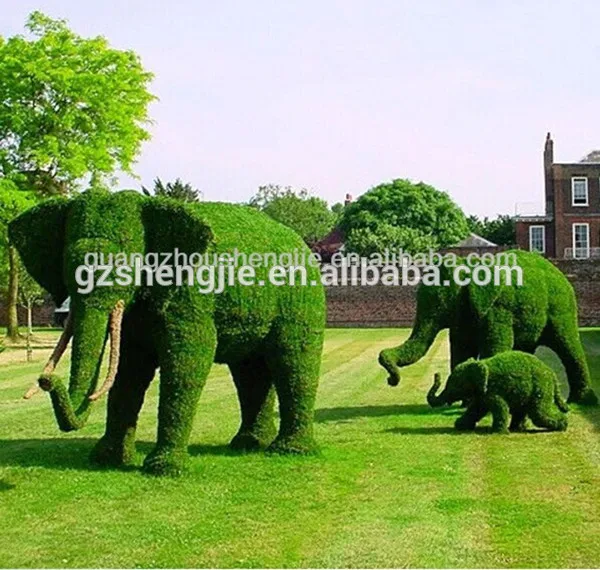 Lifelike Artificial Animal Topiary Plants Plastic Animal Topiary Grass
