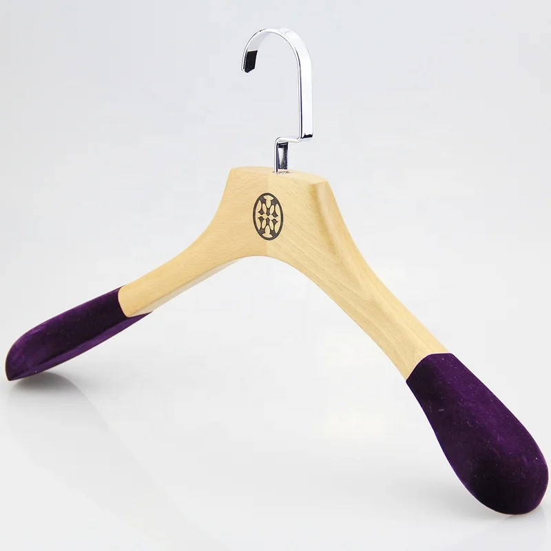 Yw03 Luxury Black Wooden Coat Hanger With Velvet Flocked Shoulder Custom Wood Clothes Hanger