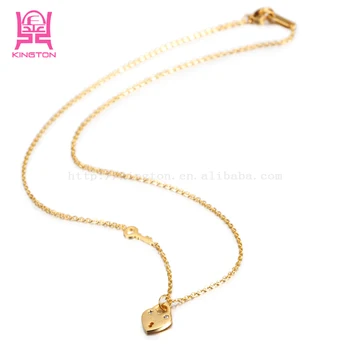 gold chain necklace with pendant