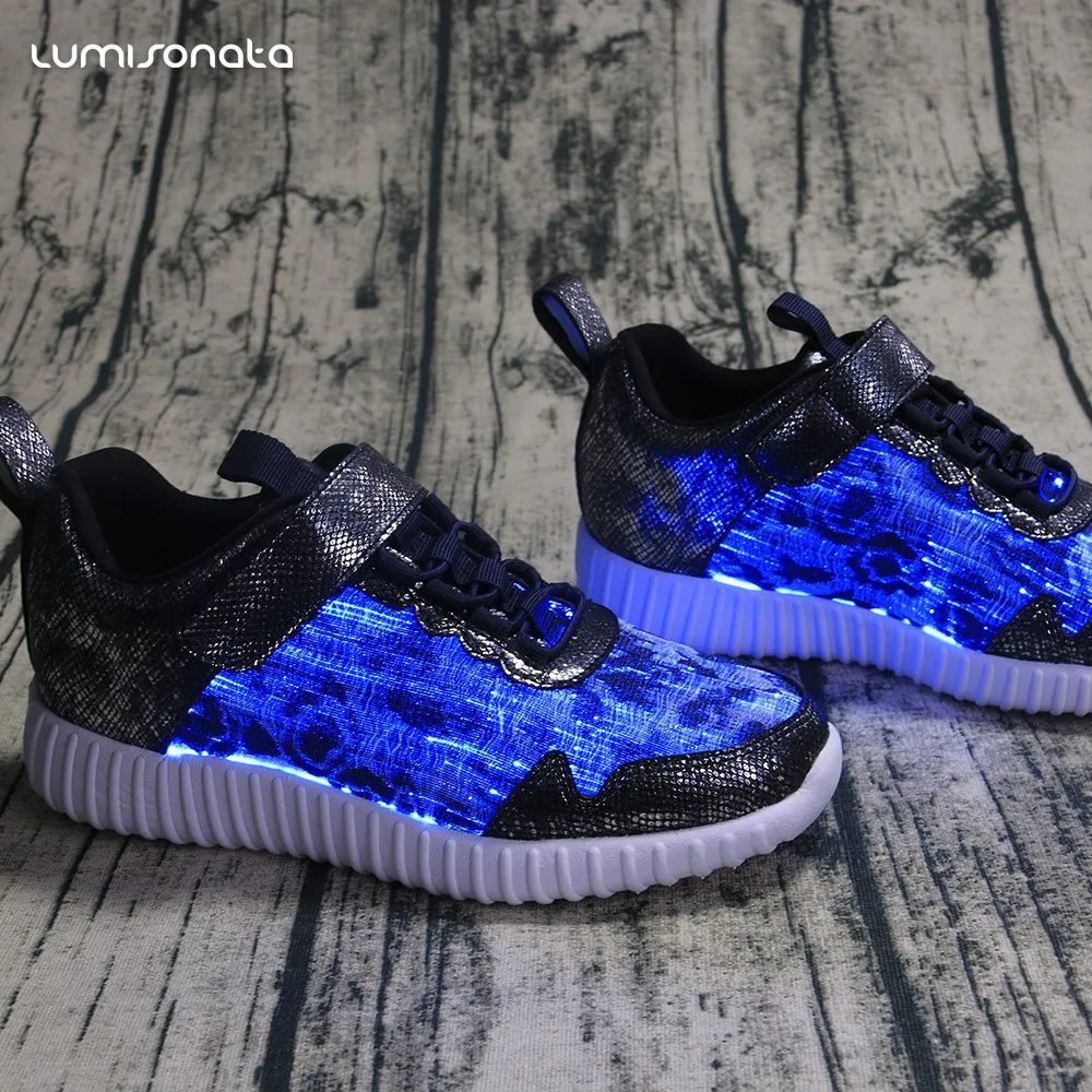 shoes with lighting blot blue