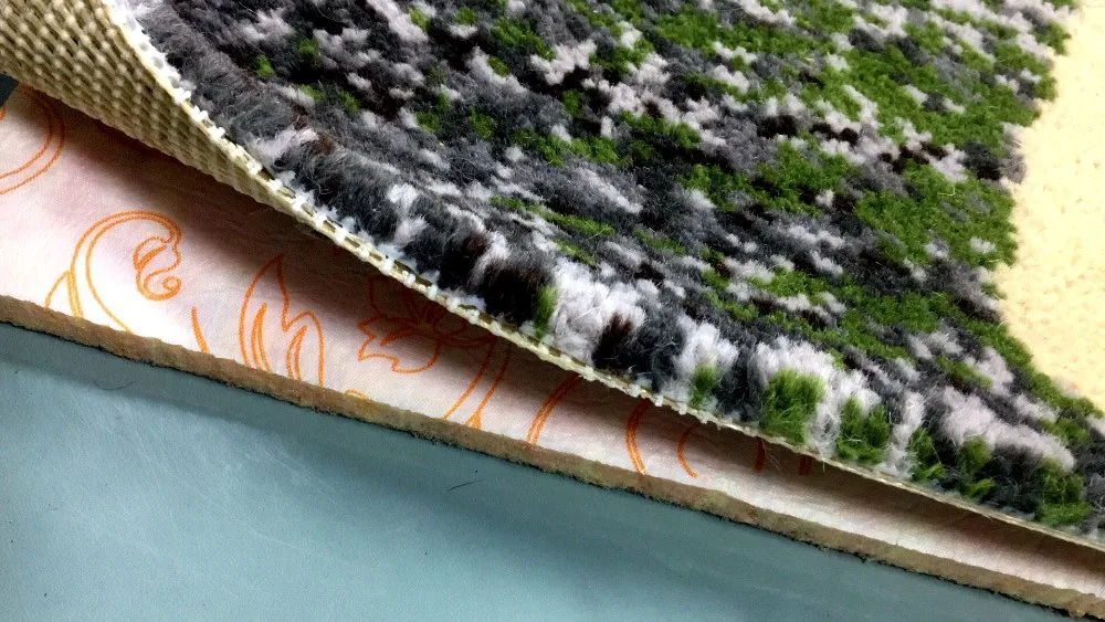 Использованный ковер. Использованный ковер. Дорожки в огороде из старых ковров. Ковёр на фоне ковра. Идеи для ковриков.