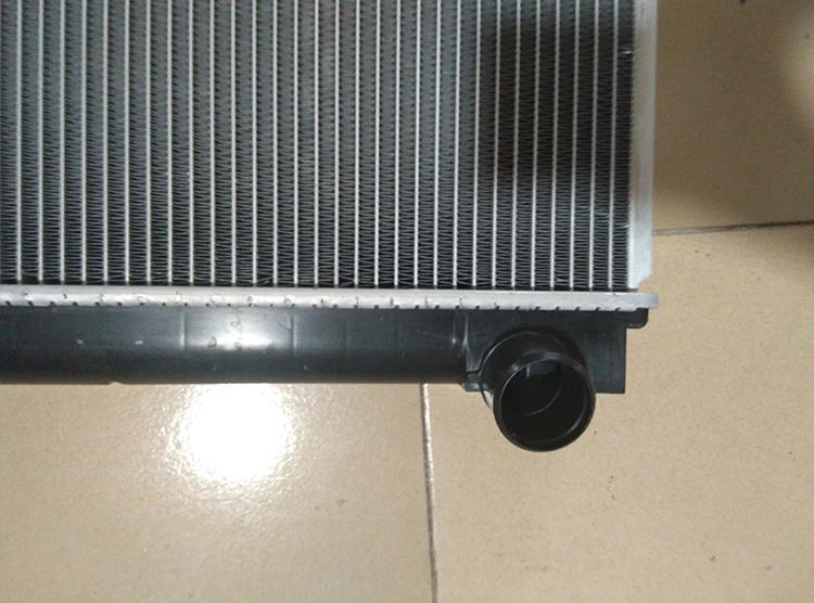 auto radiator pa66 gf30