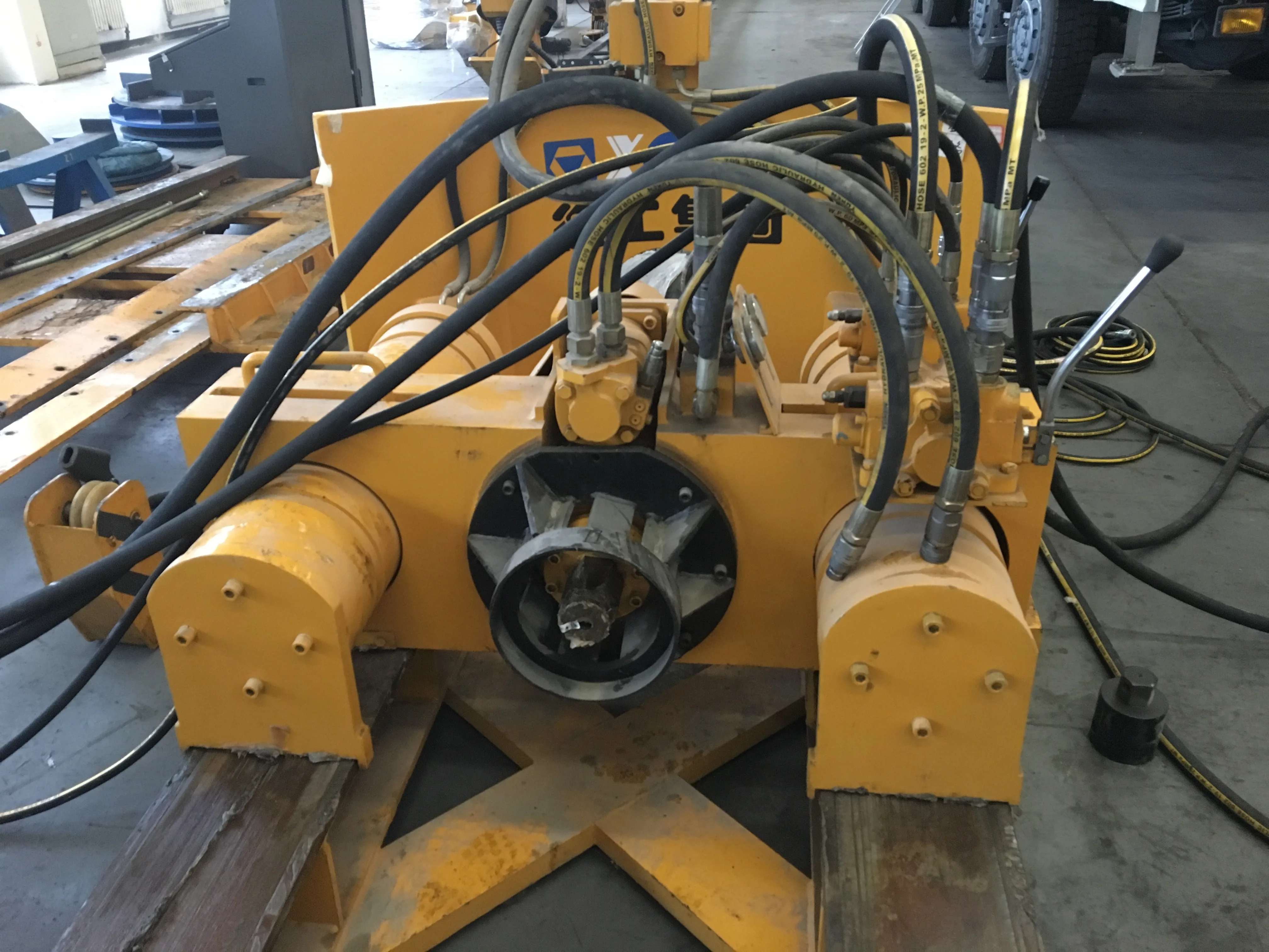 diving speed spiral pipe jacking device