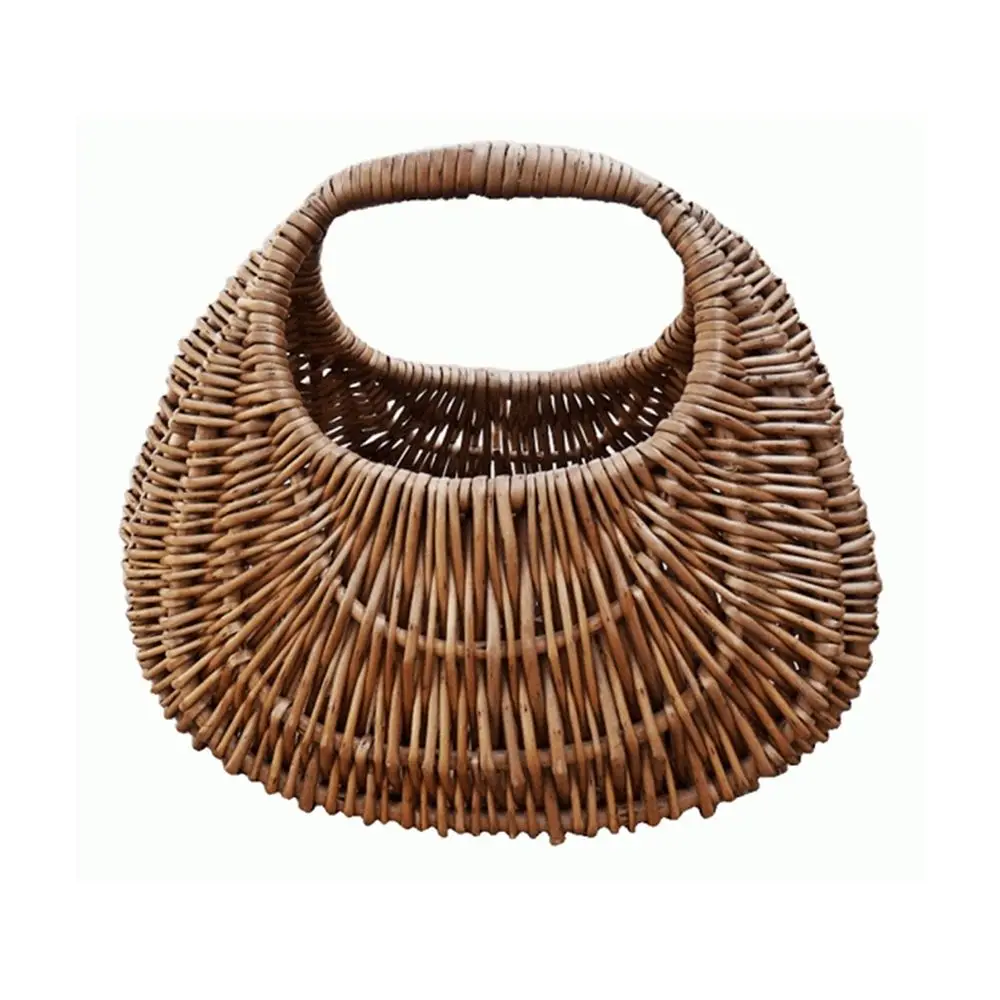wicker basket 2.jpg