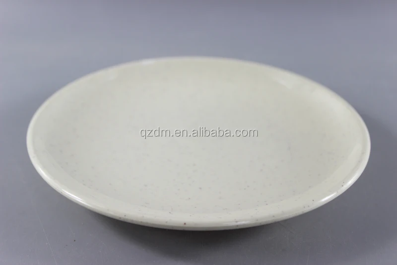 Rimless round melamine plate