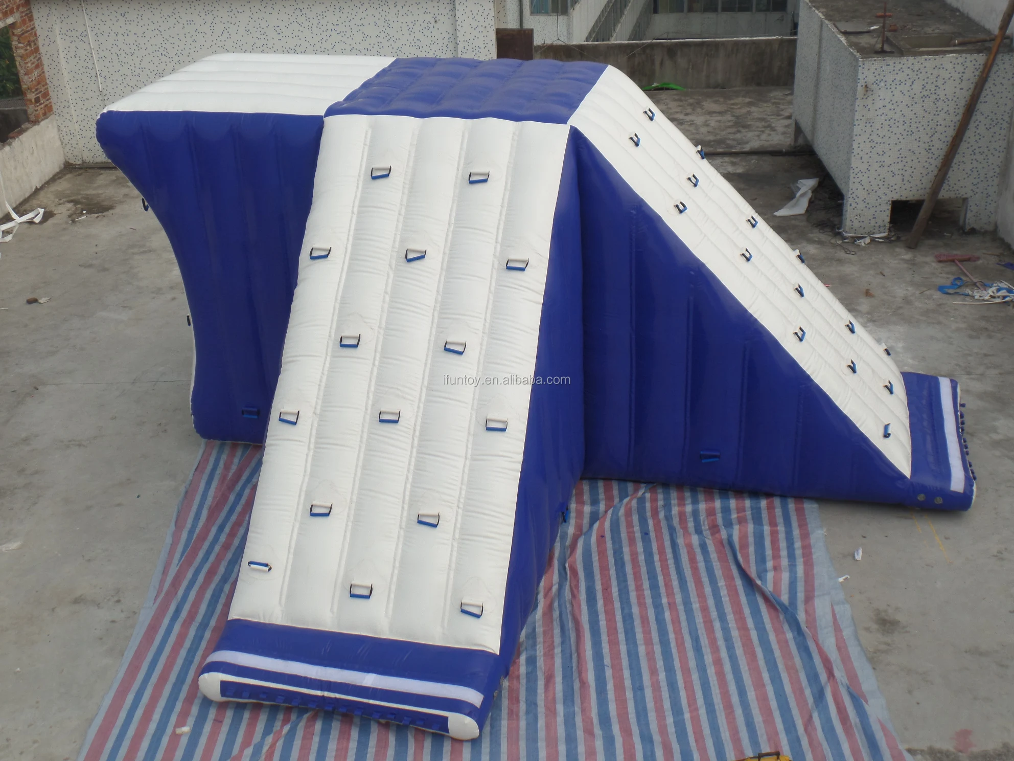 Most Popular Inflatable Round Water Floating Mats /inflatable Jumping