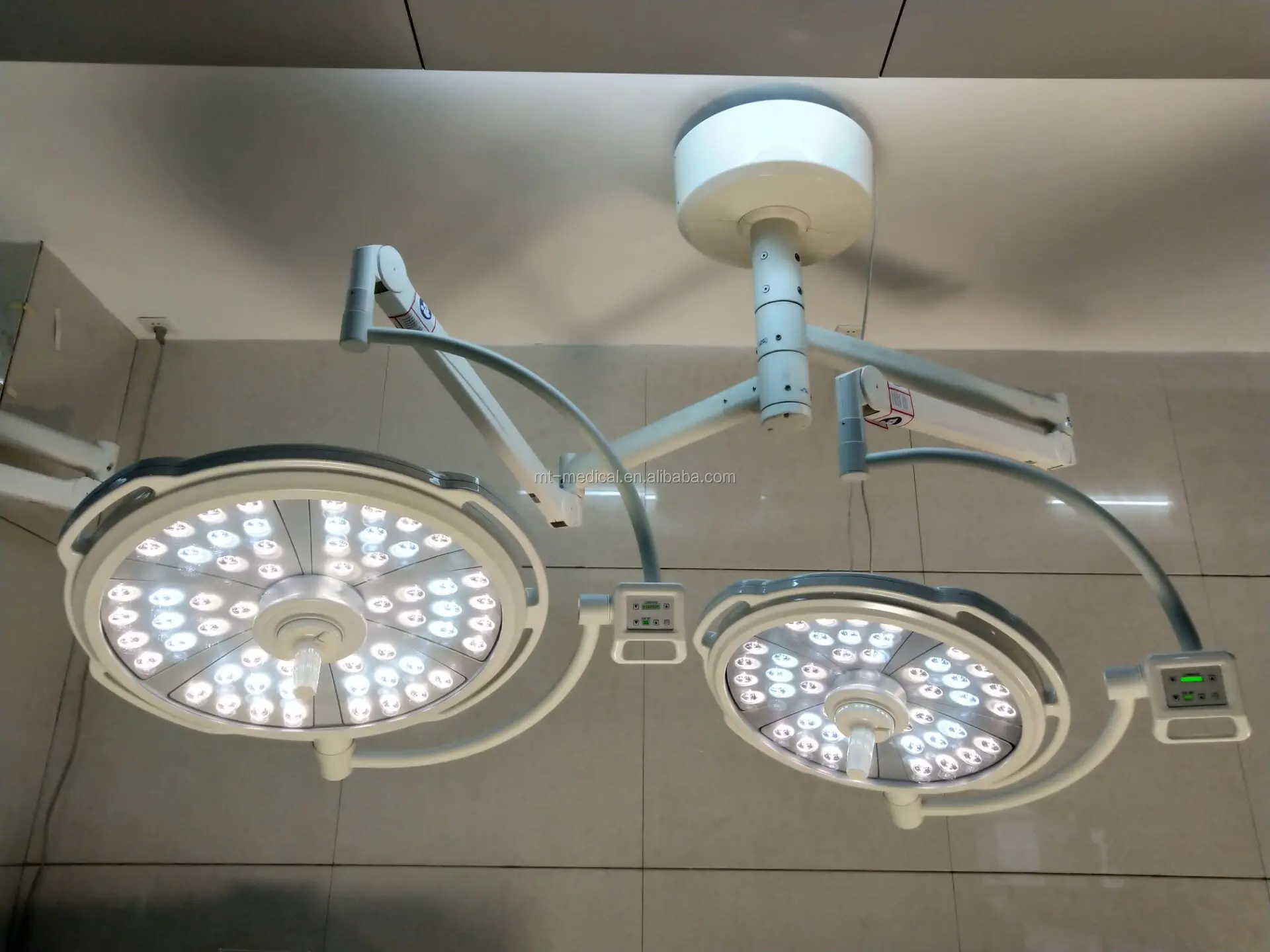 Ceiling single head shandowless operating led lamp