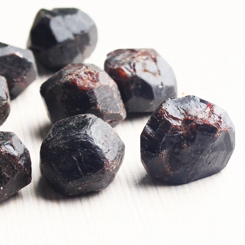 Wholesale Natural Round Rough Garnet Stone Raw Garnet Crystal Tumbled ...