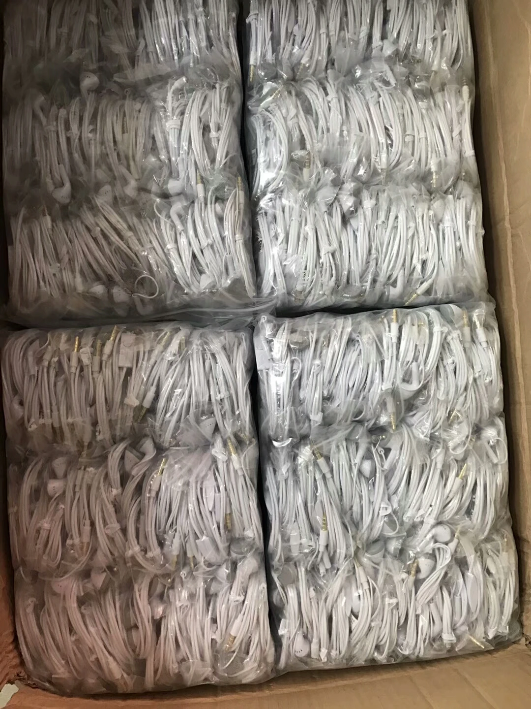 original samsung earphone.jpg