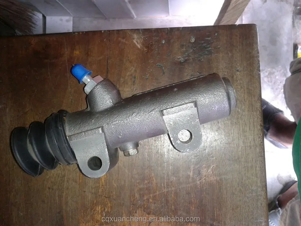 4292542 4700150 4292543 Clutch Master Cylinder For Iveco Eurocargo